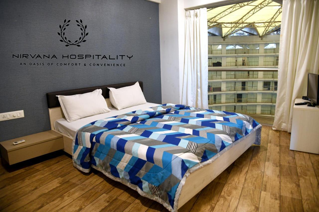 Rajhans Belliza Luxurious Studio Apartment Surat Buitenkant foto