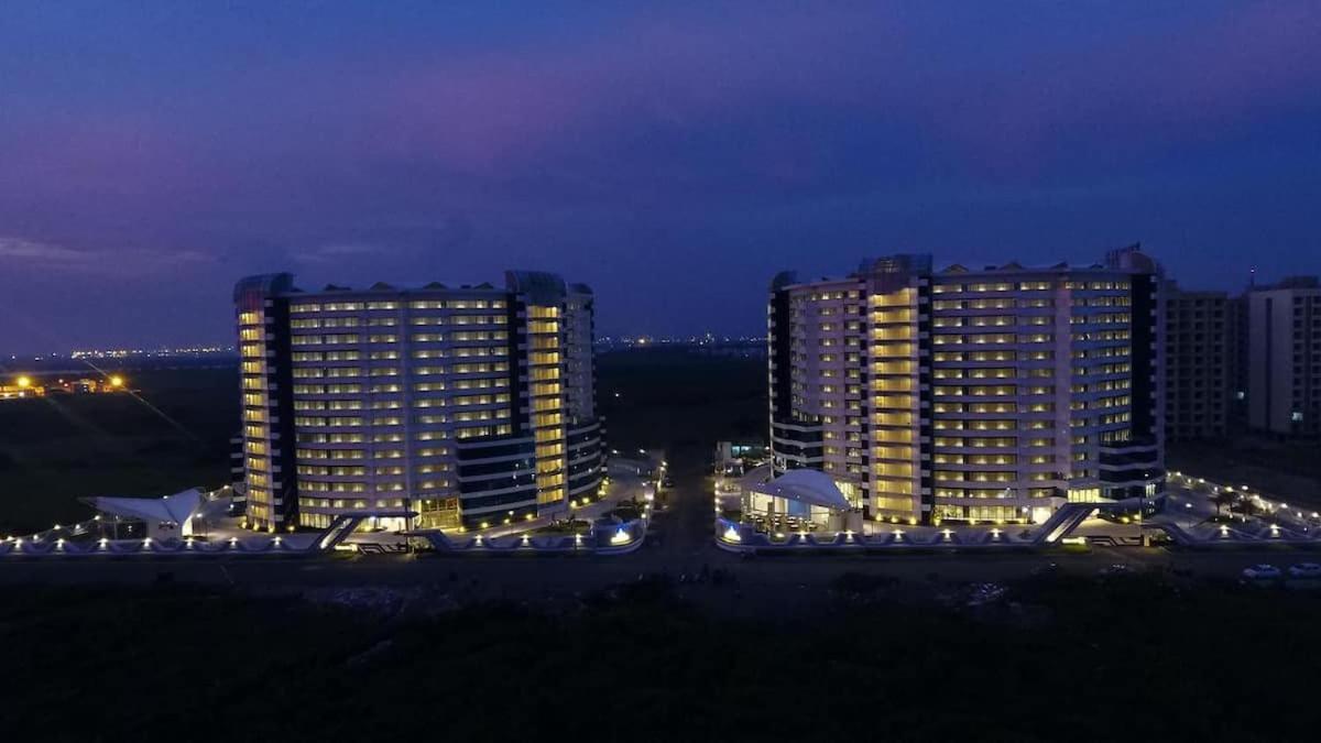 Rajhans Belliza Luxurious Studio Apartment Surat Buitenkant foto