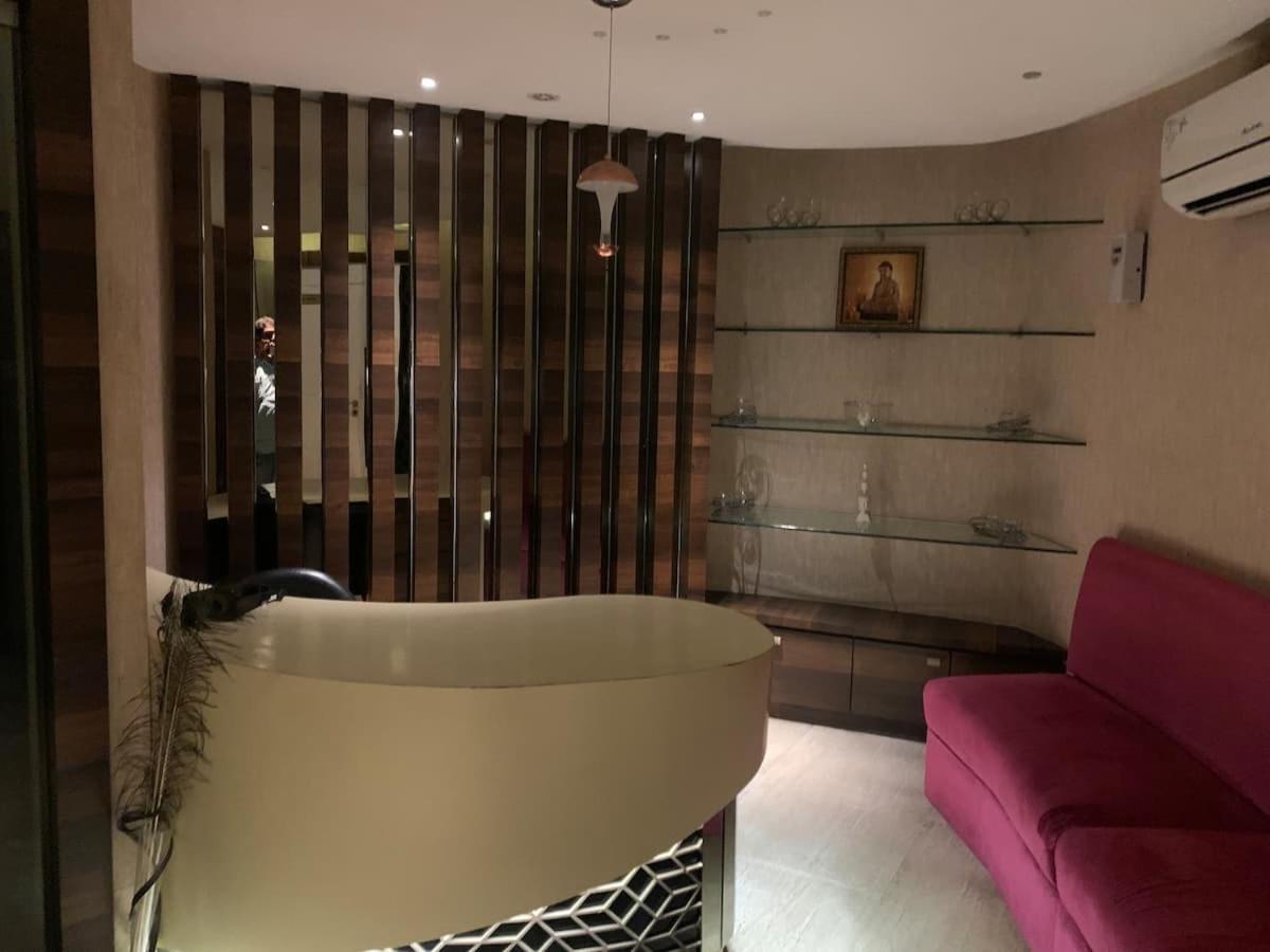Rajhans Belliza Luxurious Studio Apartment Surat Buitenkant foto